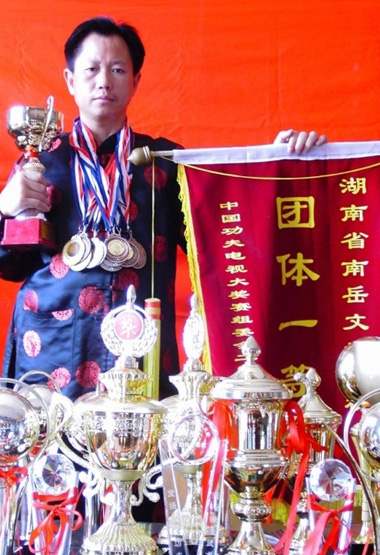 2005Уμй.jpg